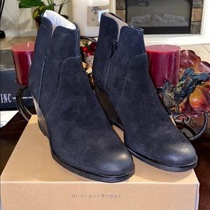 Kenneth Cole Reaction Black Suede Heel Boot Sz 8.5
